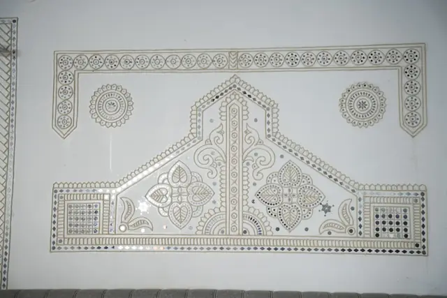 Traditional Kutchi lippan wall art – The Heaven Resort, Dholavira